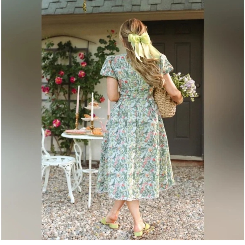 Ivy City Co Avalon Floral Dress - Picture 3 of 5